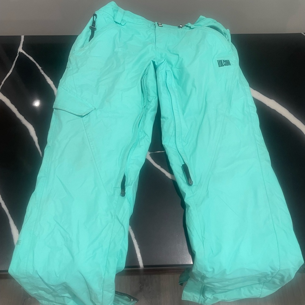 volcom snowboard pants size medium
